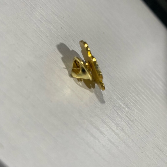 Green Clover Pin - Picture 3 of 3